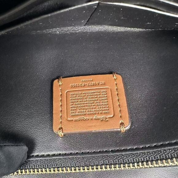 COACH x Disney Long Zip Around Wallet Minnie Mouse Patches Sig Canvas F31350 NWT - Picture 4 of 5